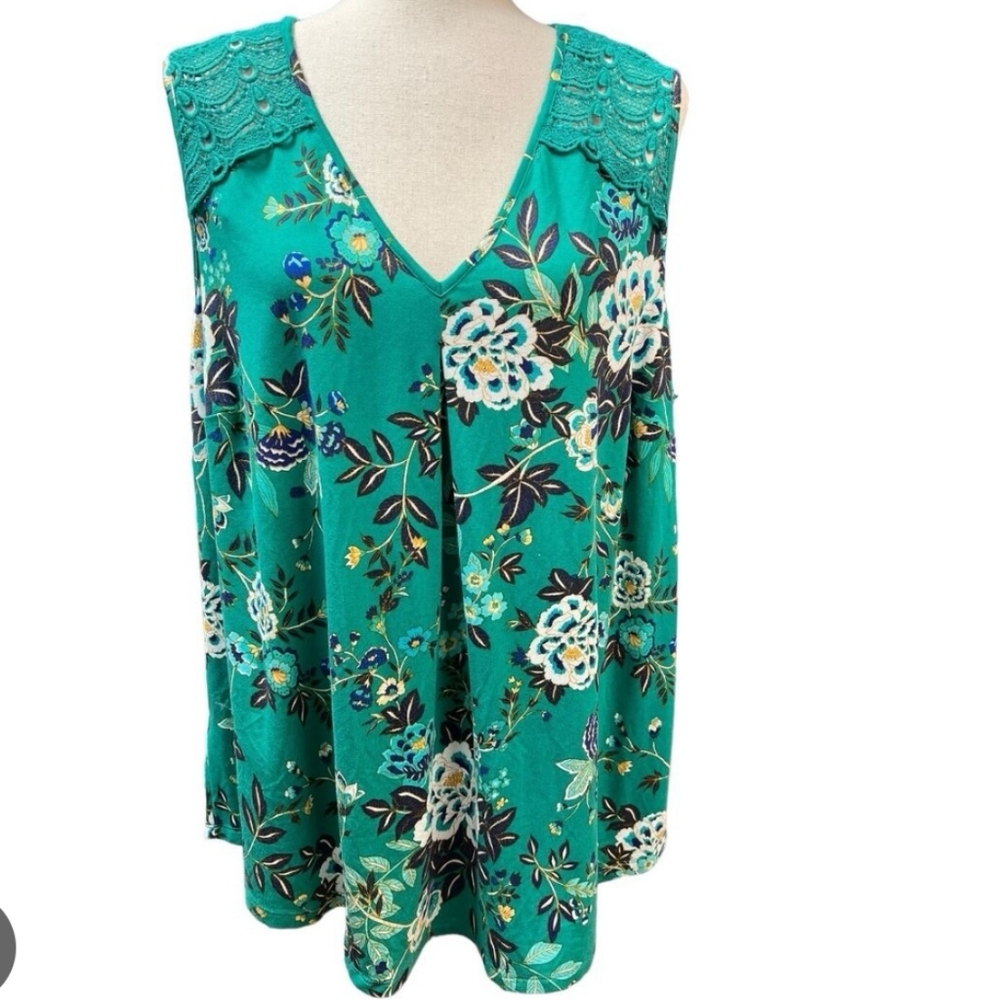 *NWT* Daniel Rainn Sleeveless Top